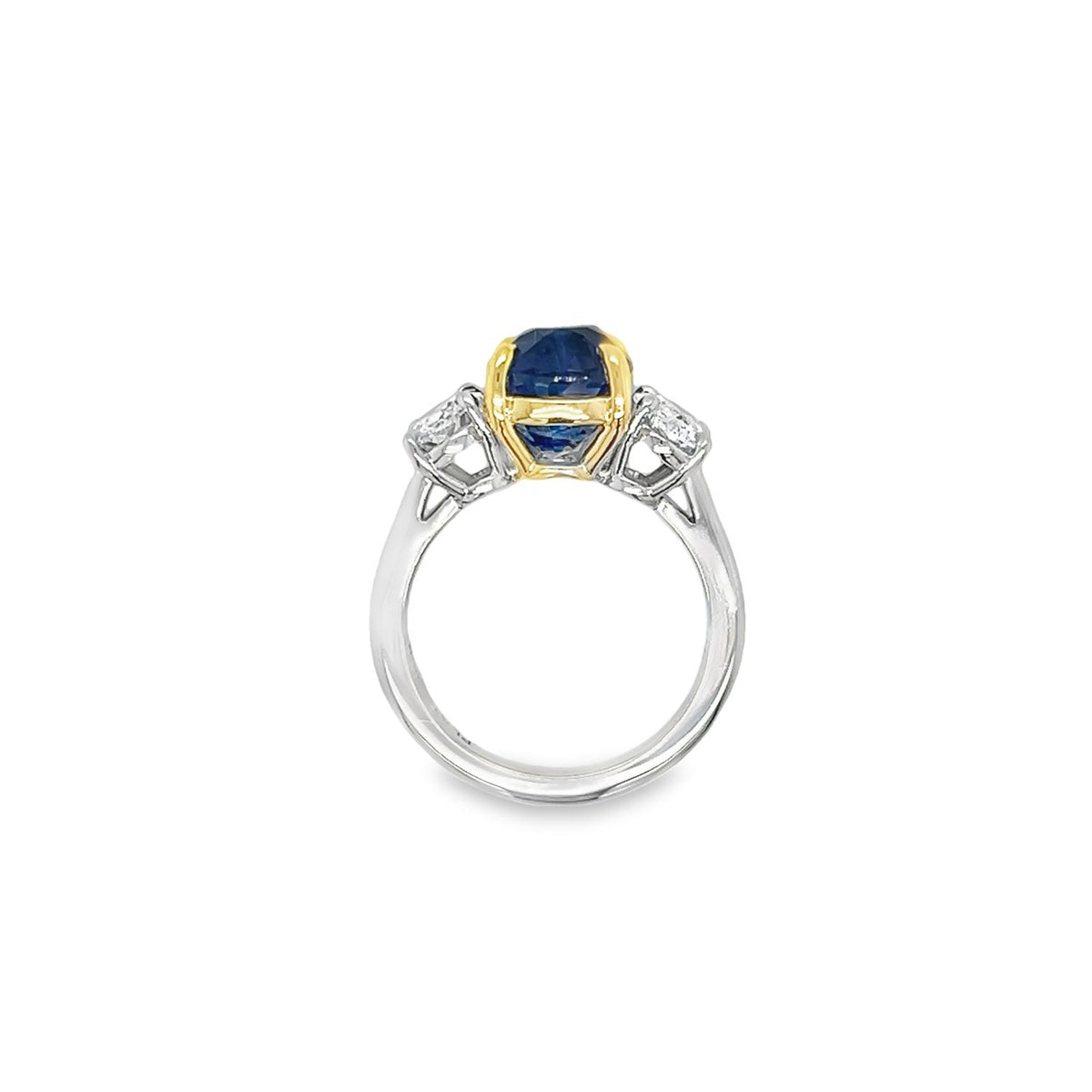 Unique Sapphire and Diamond Ring with GIA Certificate