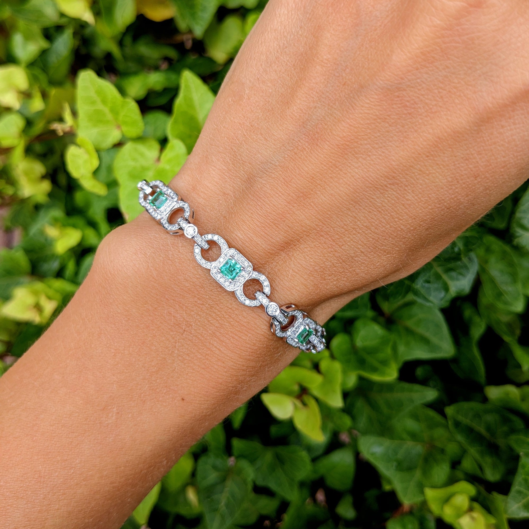 Emerald and Diamond Bracelet: A Timeless Blend of Luxury and Elegance