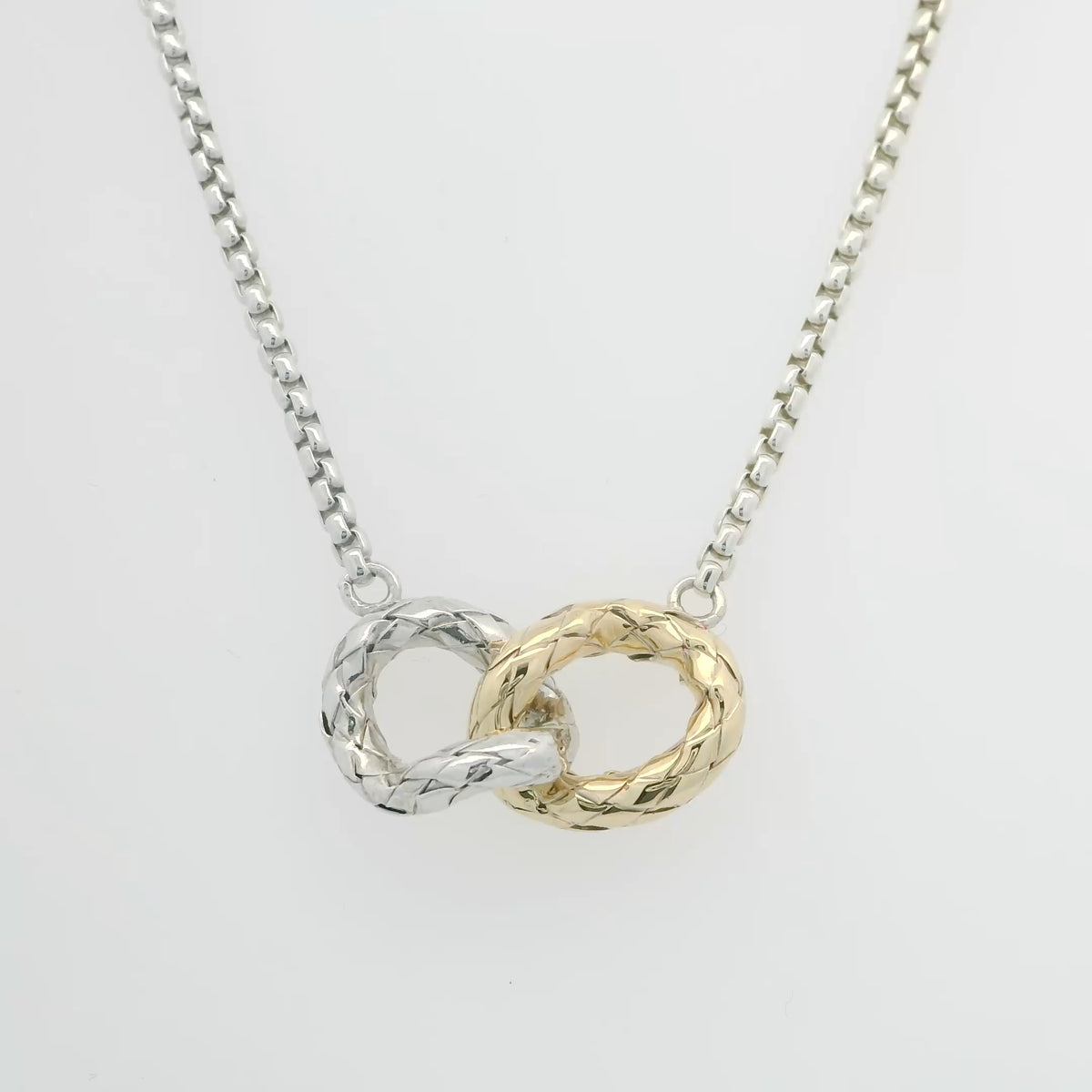 Two Tone Interlocking Link Necklace