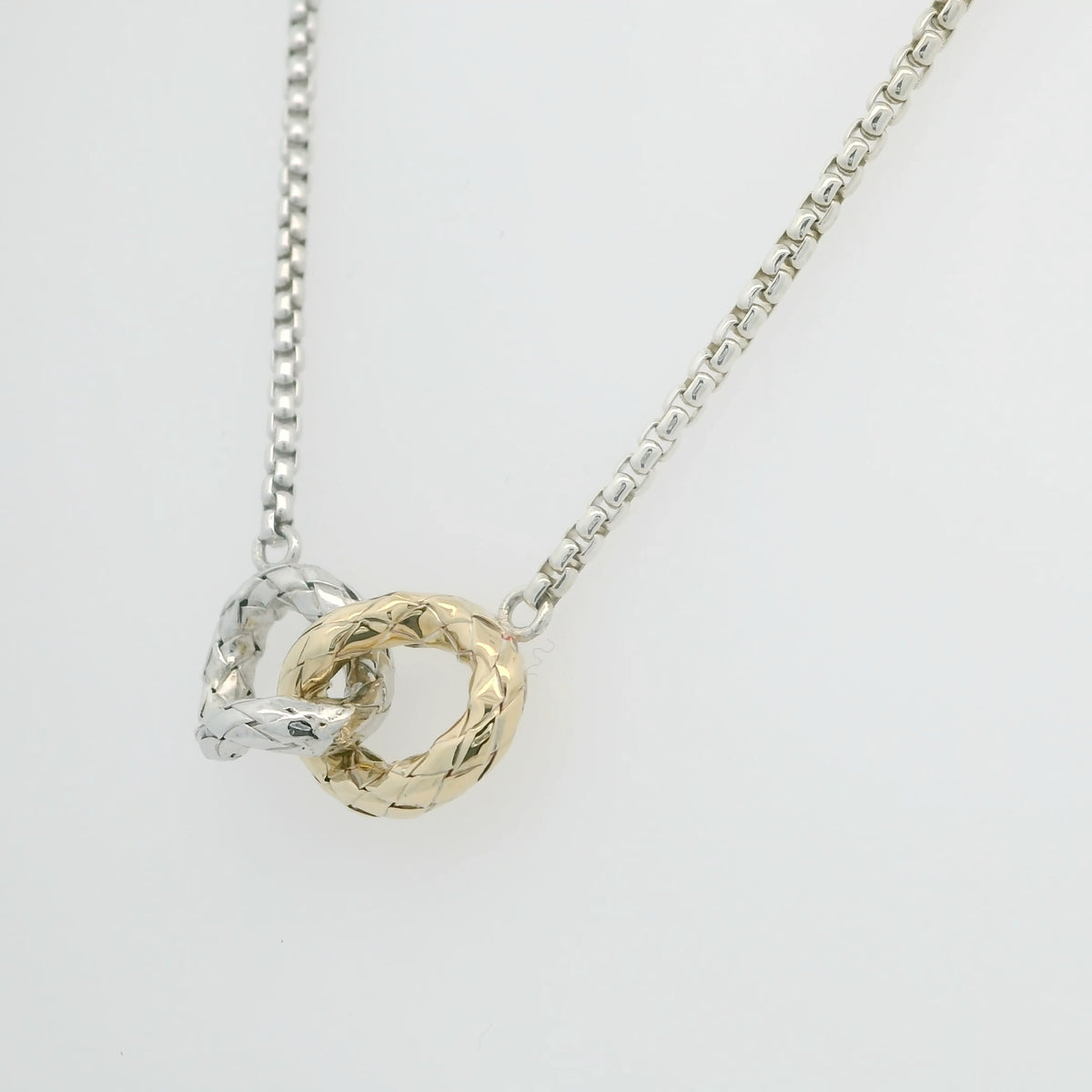 Two Tone Interlocking Link Necklace