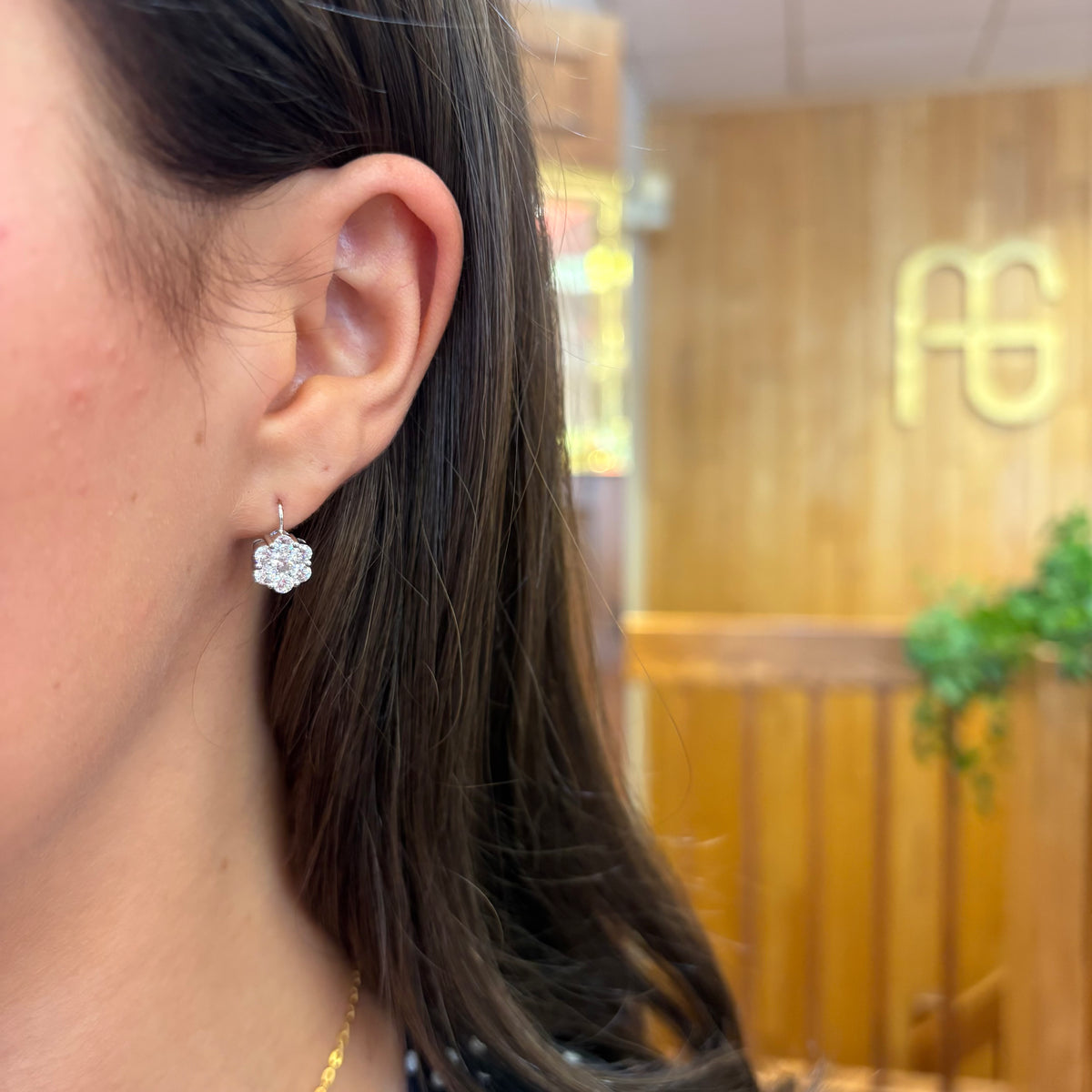 Lever Back Diamond Clusters